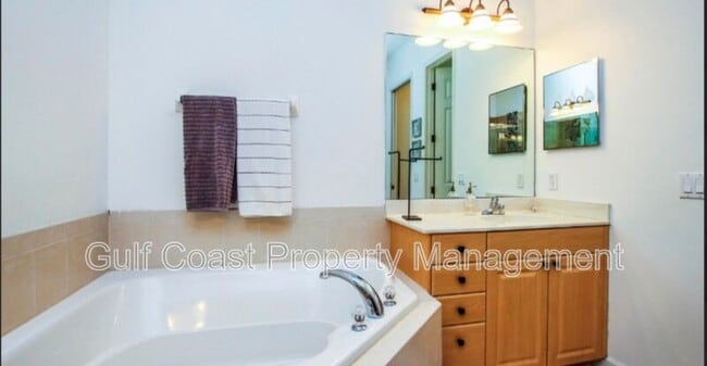 Building Photo - 17484 Old Harmony Dr