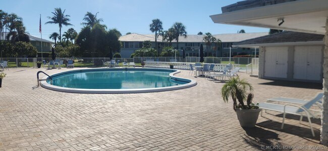 Building Photo - 5550 N Ocean Blvd