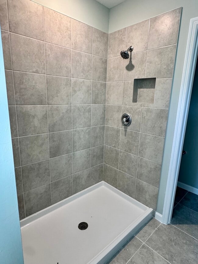 Building Photo - 1516 Fells Cove Ln