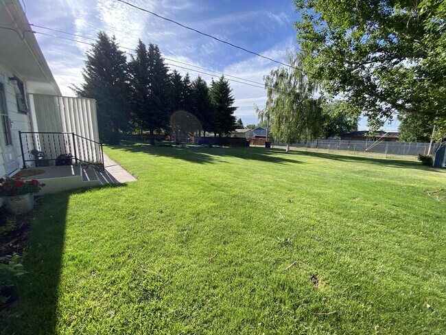 Building Photo - 3408 14th Ave S