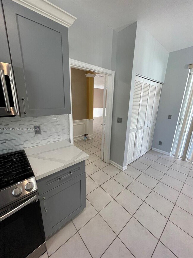 Building Photo - 5893 Plum Harbor Cir