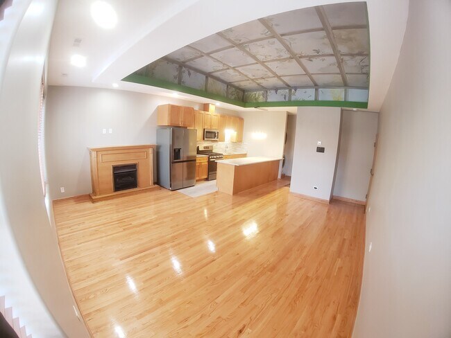 Building Photo - 3114 N Lincoln Ave