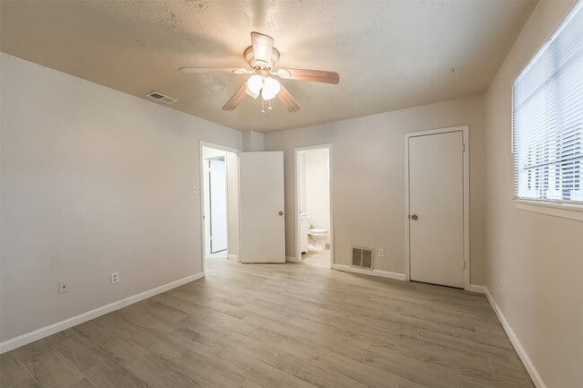 Building Photo - 15222 Wickbriar Dr