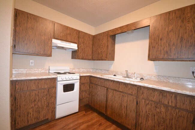Building Photo - Creighton Apartments