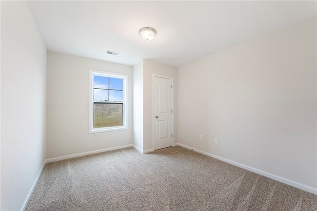 Building Photo - 105 Weaver Way