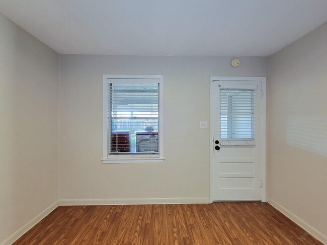 Building Photo - 1107 Milam St