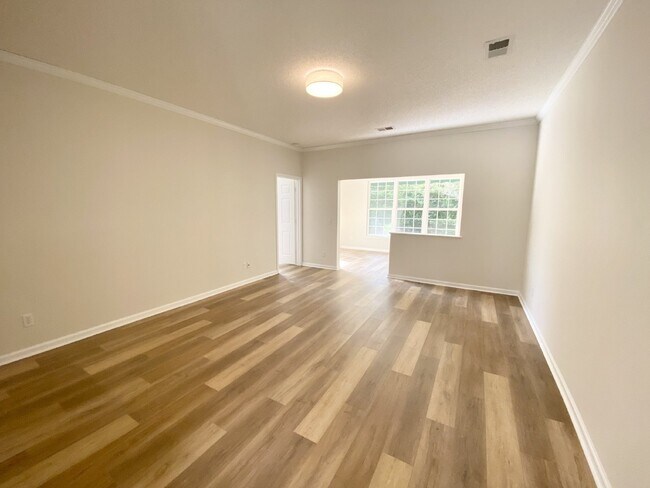Building Photo - Wake up to a Wooded View at this Home in S...