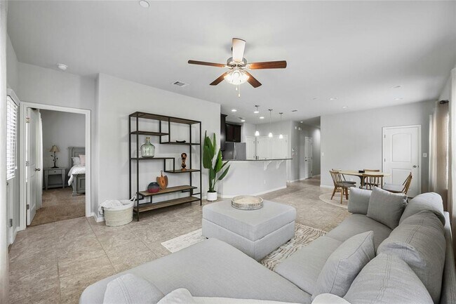 Building Photo - 2214 S Lakeline Blvd