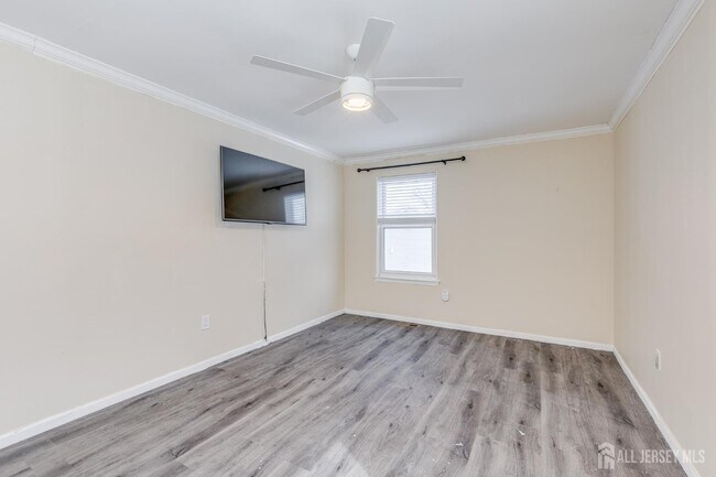 Building Photo - 45 Stratford Ln