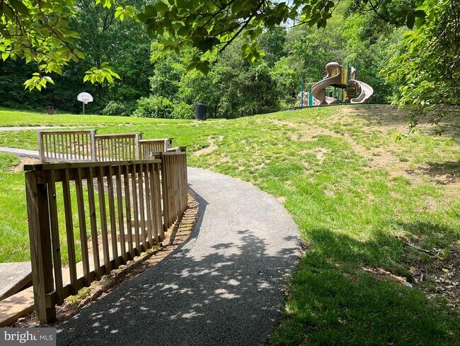 Building Photo - 5341 Harbor Ct Dr