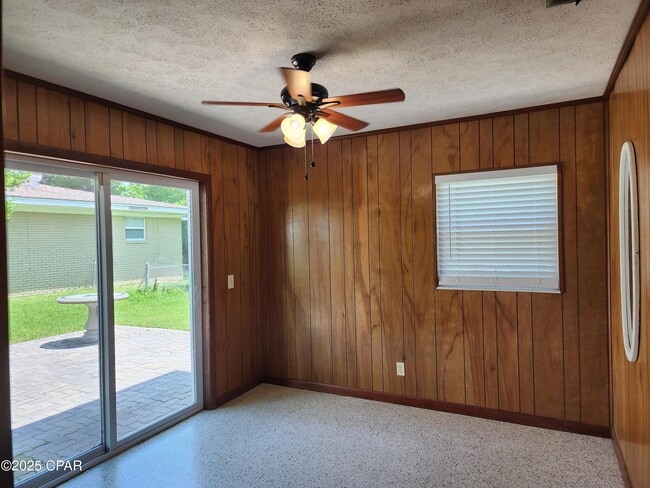 Building Photo - 16236 E Lullwater Dr