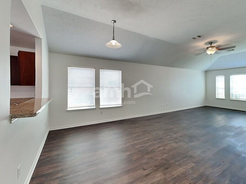 Building Photo - 3919 Hawthorne Glen Ct