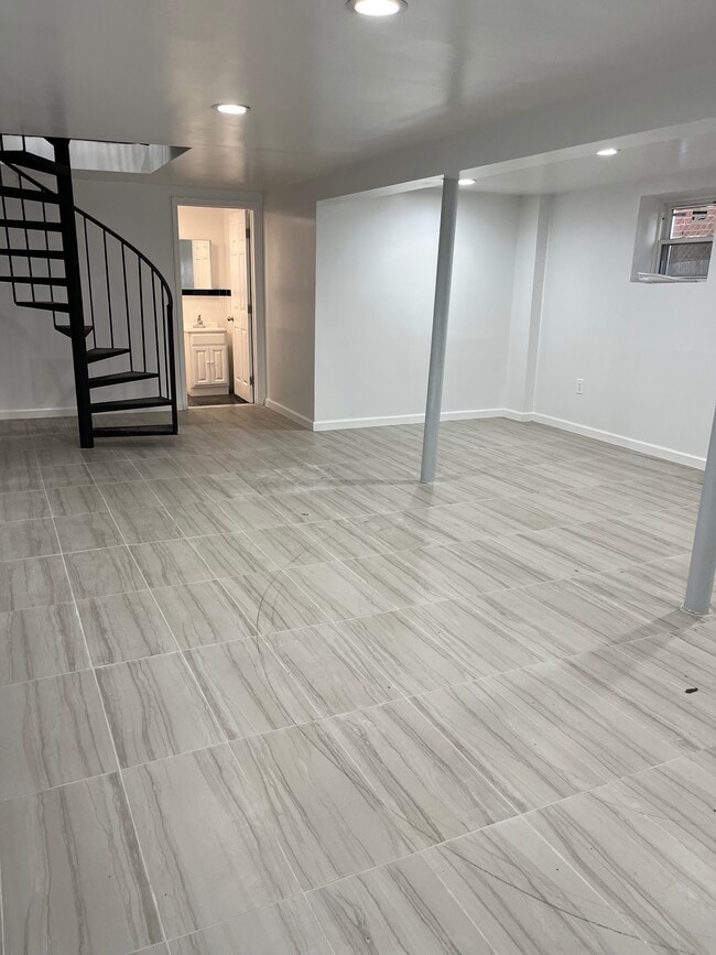Building Photo - 743 40th St