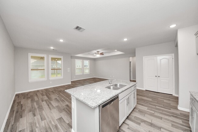 Building Photo - 31215 Whitfield Ct