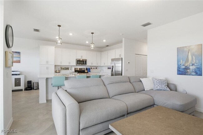 Building Photo - 14161 Heritage Landing Blvd