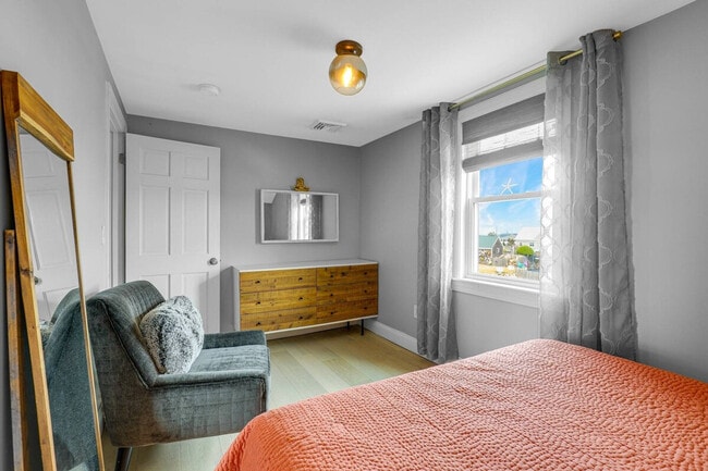 Building Photo - 32 Basin St