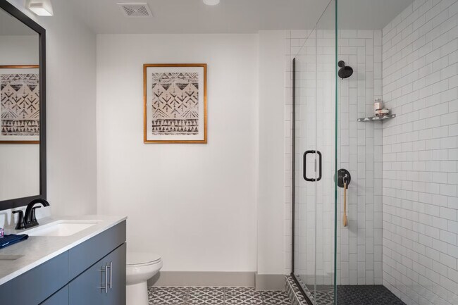Building Photo - Move-in Special: $0 Fees + $1000 Off!