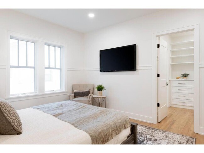 Building Photo - 231 Manitoba Ave