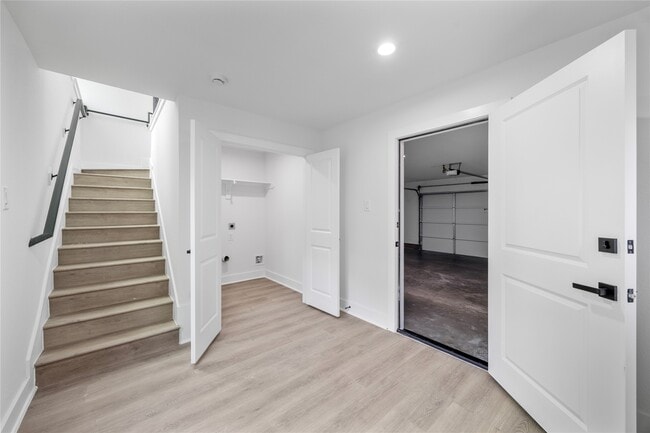 Building Photo - 1046 Marjorie St