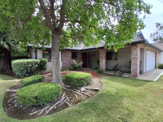 Building Photo - Charming Well-Maintained 3-Bed Fresno House!