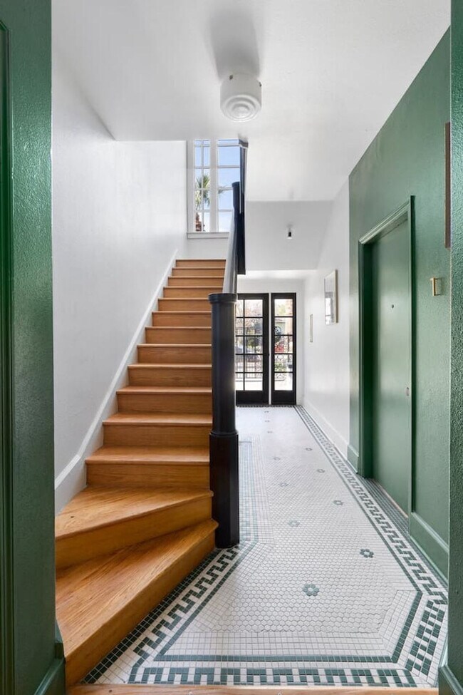 Building Photo - 839 N 2nd Ave