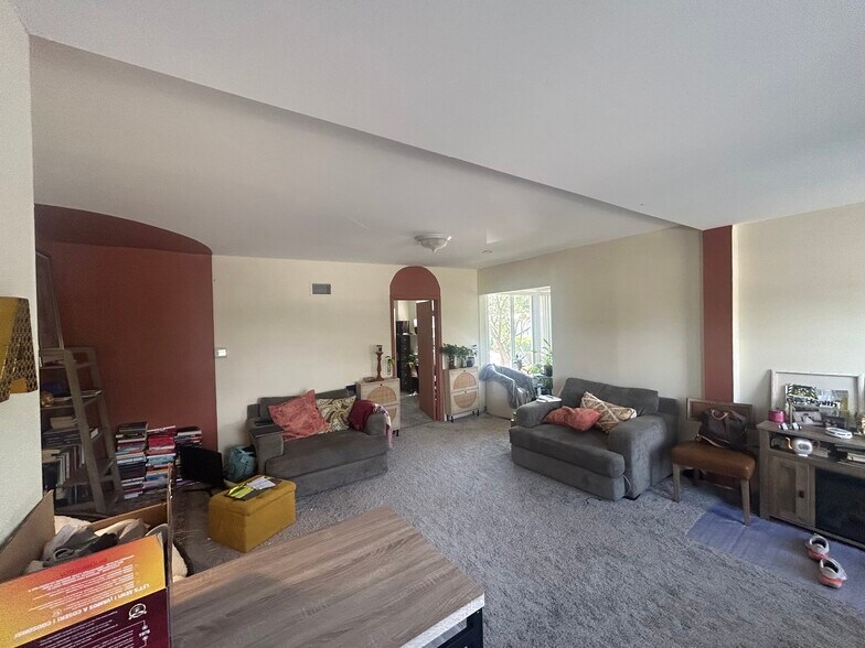 Primary Photo - 4302 Westfield Ave