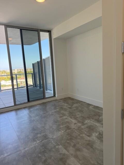 Building Photo - 220 Lake Shore Dr