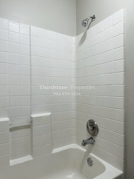 Building Photo - 2913 W 2nd St