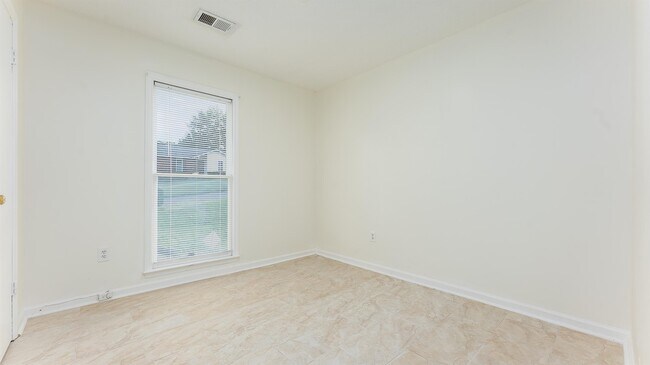 Building Photo - 6806 Cove Cir