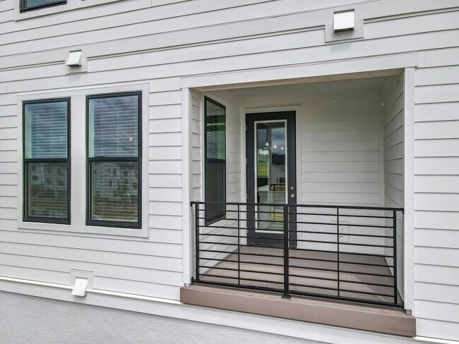 Building Photo - 15465 Hamlin Pk Dr