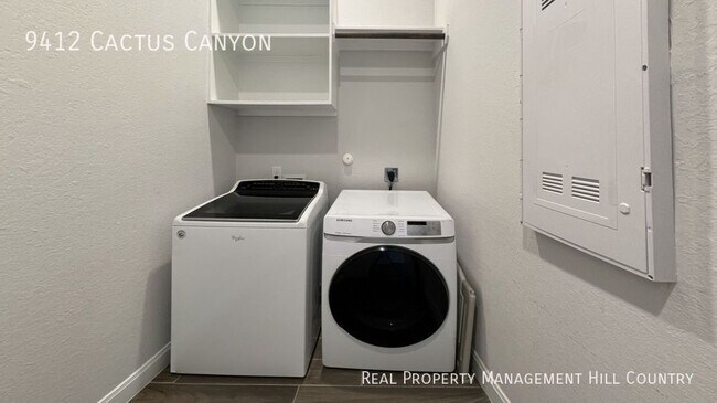 Building Photo - 9412 Cactus Canyon