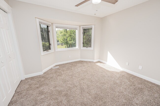 Building Photo - 5722 Gondolier Dr