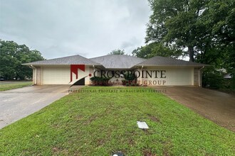 Building Photo - Tour Today! Newly Remodeled 3 Bedroom 2 Bath 2 Car Garage Duplex!