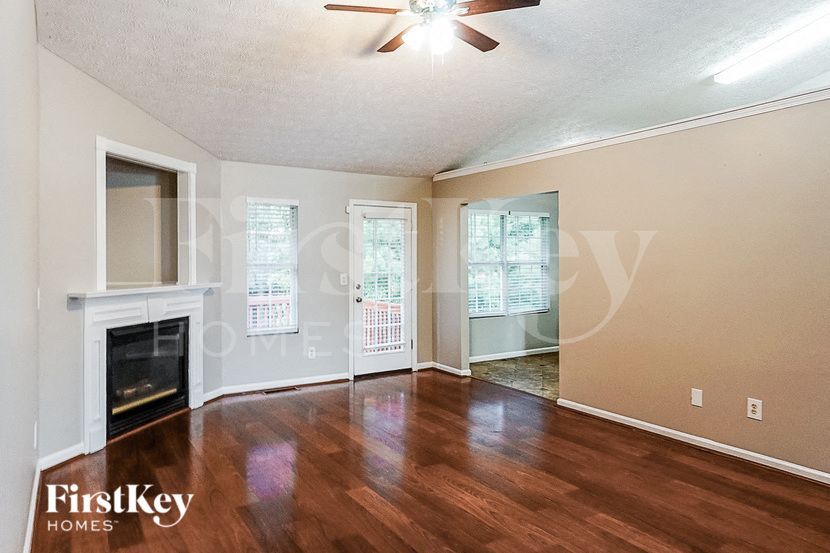 Building Photo - 8439 Browns Mill Trce