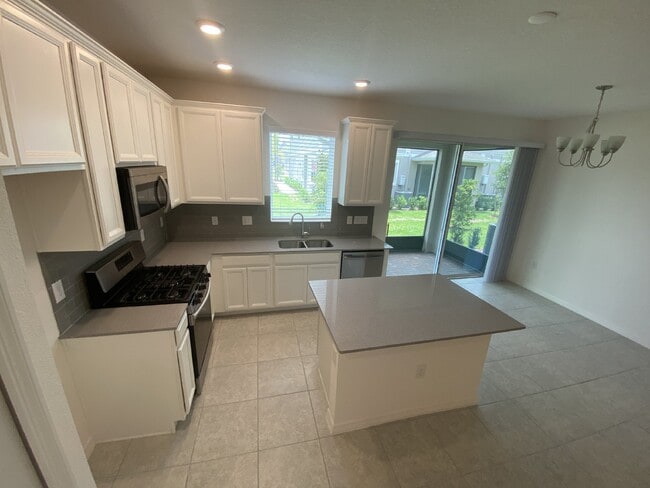 Building Photo - Charming 3 Bed, 2.5 Bath Rental in Lithia,...