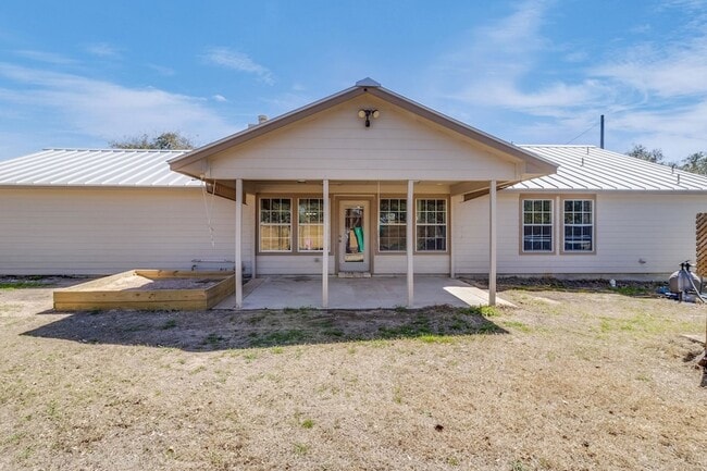 Building Photo - 410 FM 243