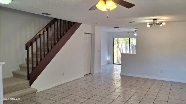 Building Photo - 196 W Sandalwood Ct