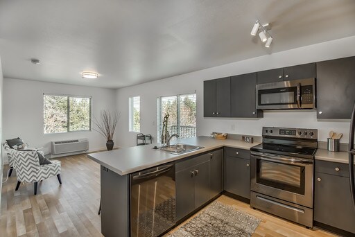 Building Photo - Bamboo Court