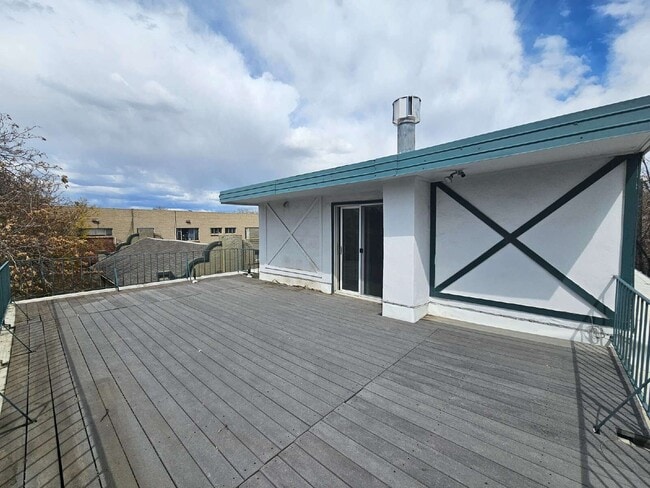 Building Photo - 1140 N Downing St