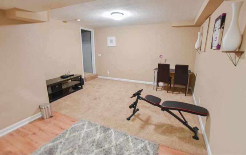 Building Photo - 2021 Windmeade Dr