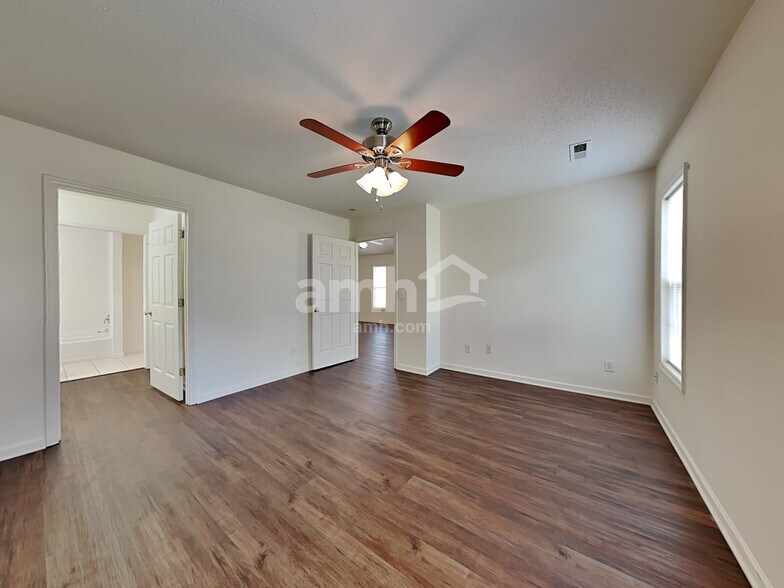 Building Photo - 105 Bristol View Cir