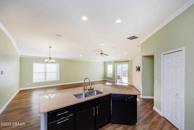 Building Photo - 309 Grande Lake Dr