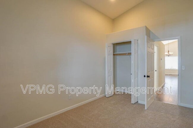 Building Photo - 2115 NW 143rd Cir