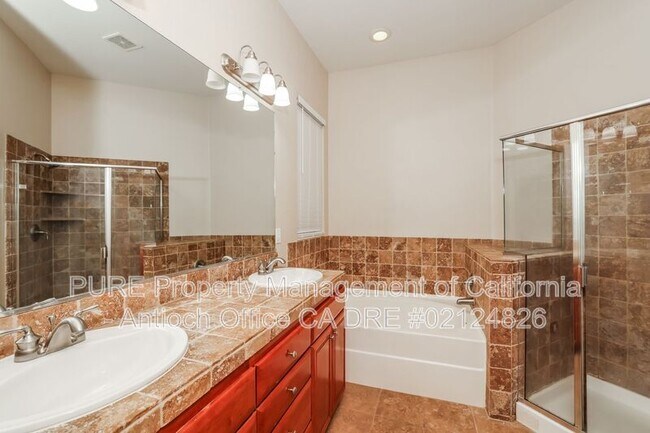 Building Photo - 5593 McFarlan Ranch Dr