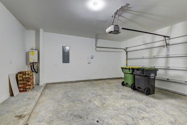 Building Photo - 2008 Glenwick Manor Ln