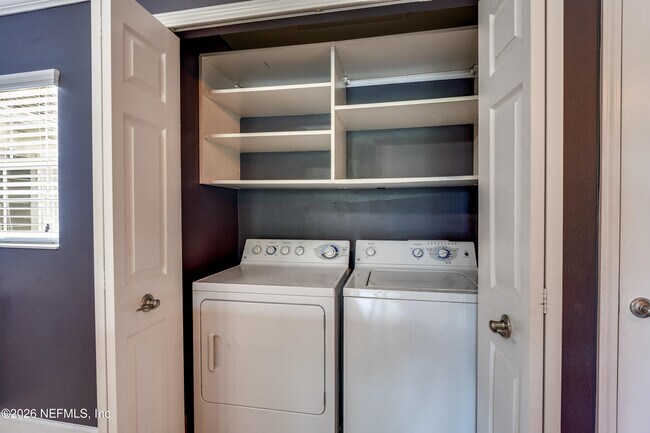 Building Photo - 6631 Shaded Rock Ct