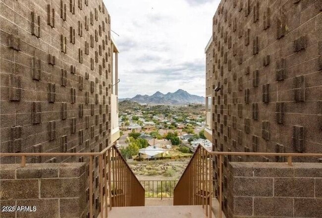 Building Photo - 1057 E Butler Dr