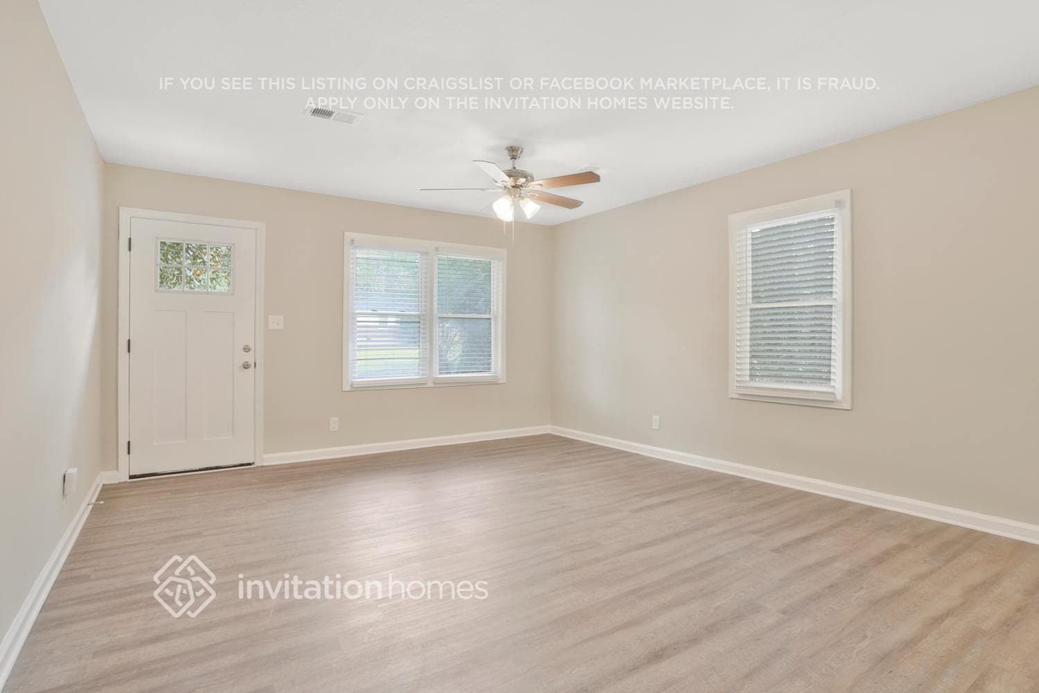 Building Photo - 3025 Catalina Dr