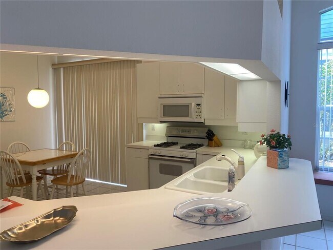 Building Photo - 7739 Whitebridge Glen