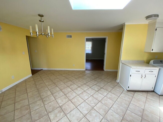 Building Photo - Kensington Park Single Family Home